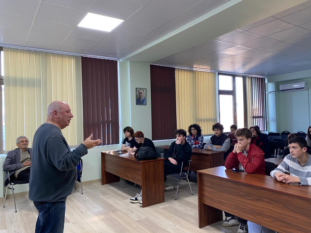 ჩატარდა ასტრომოყვარულთა სტუდიის მორიგი შეხვედრა